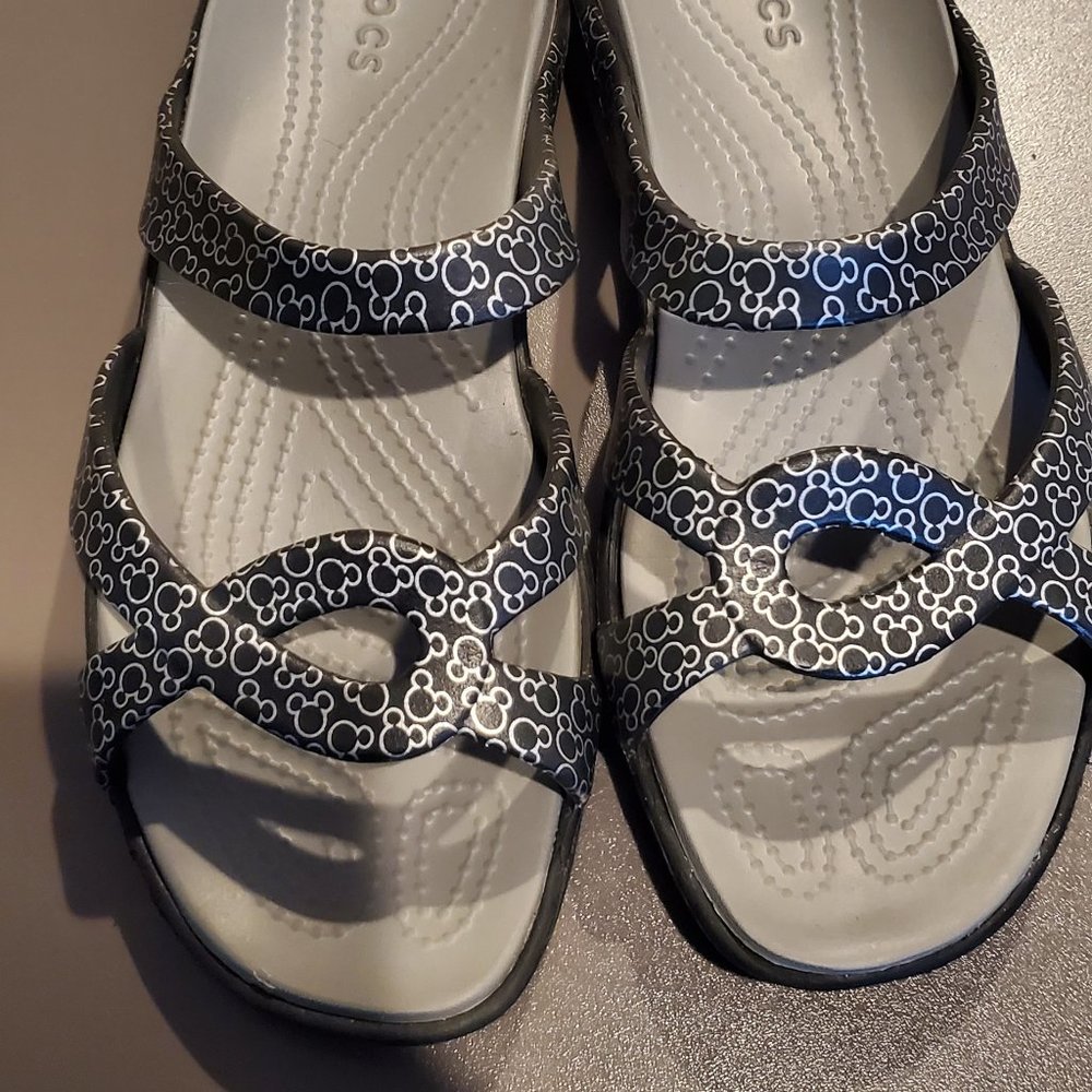 Womens Size 8 Disney Crocs